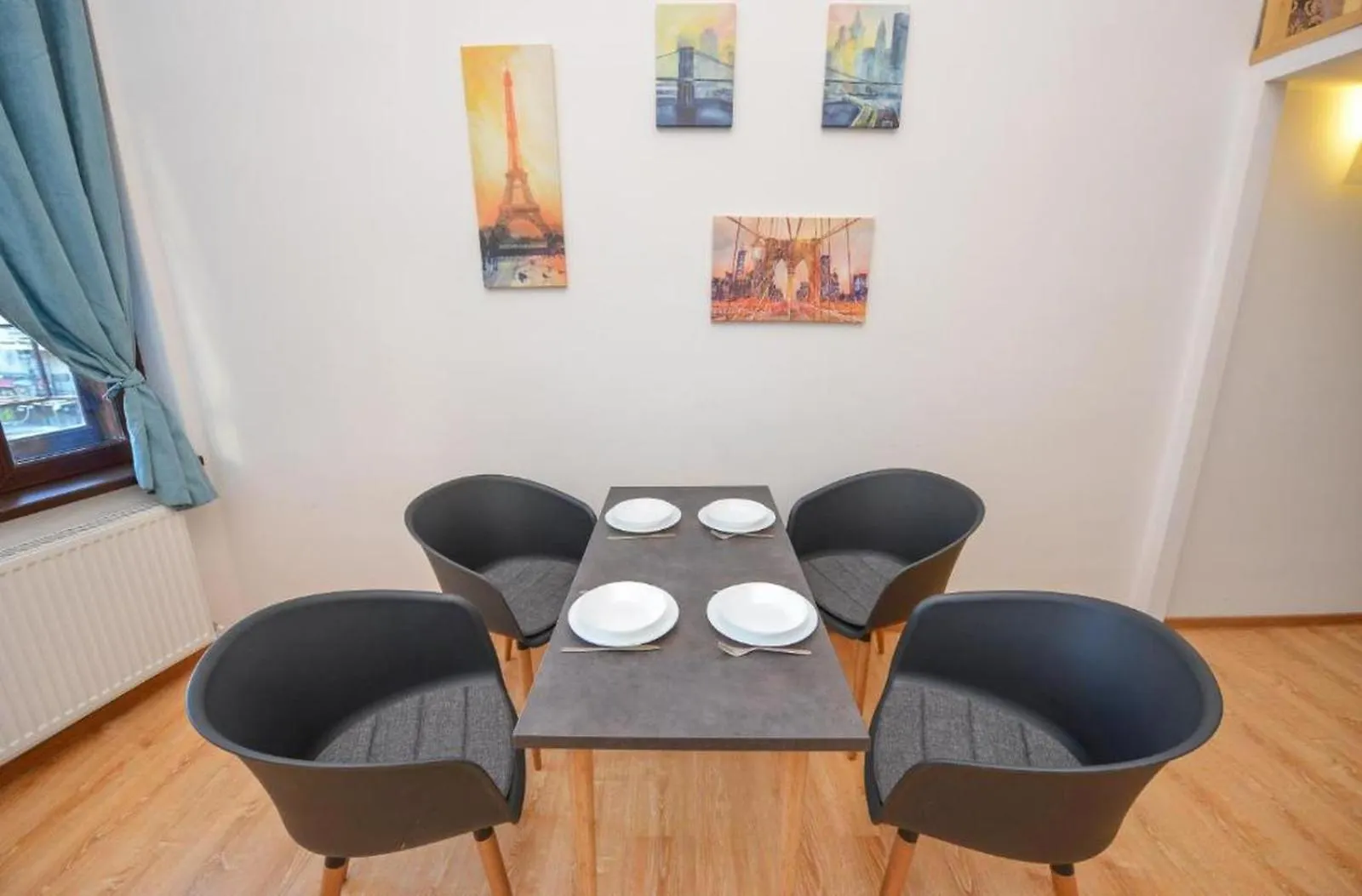 Ferienwohnung Experience Old Town Charm At Covaci 3Br Bukarest 0*,