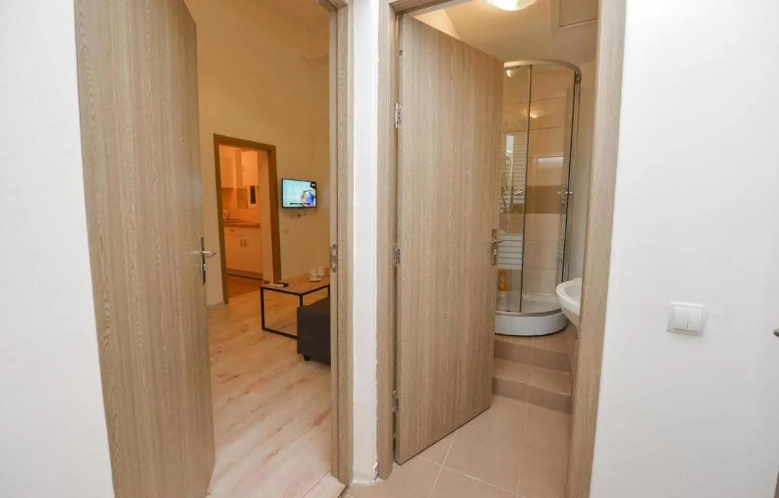 Apartment Ferienwohnung Experience Old Town Charm At Covaci 3Br Bukarest